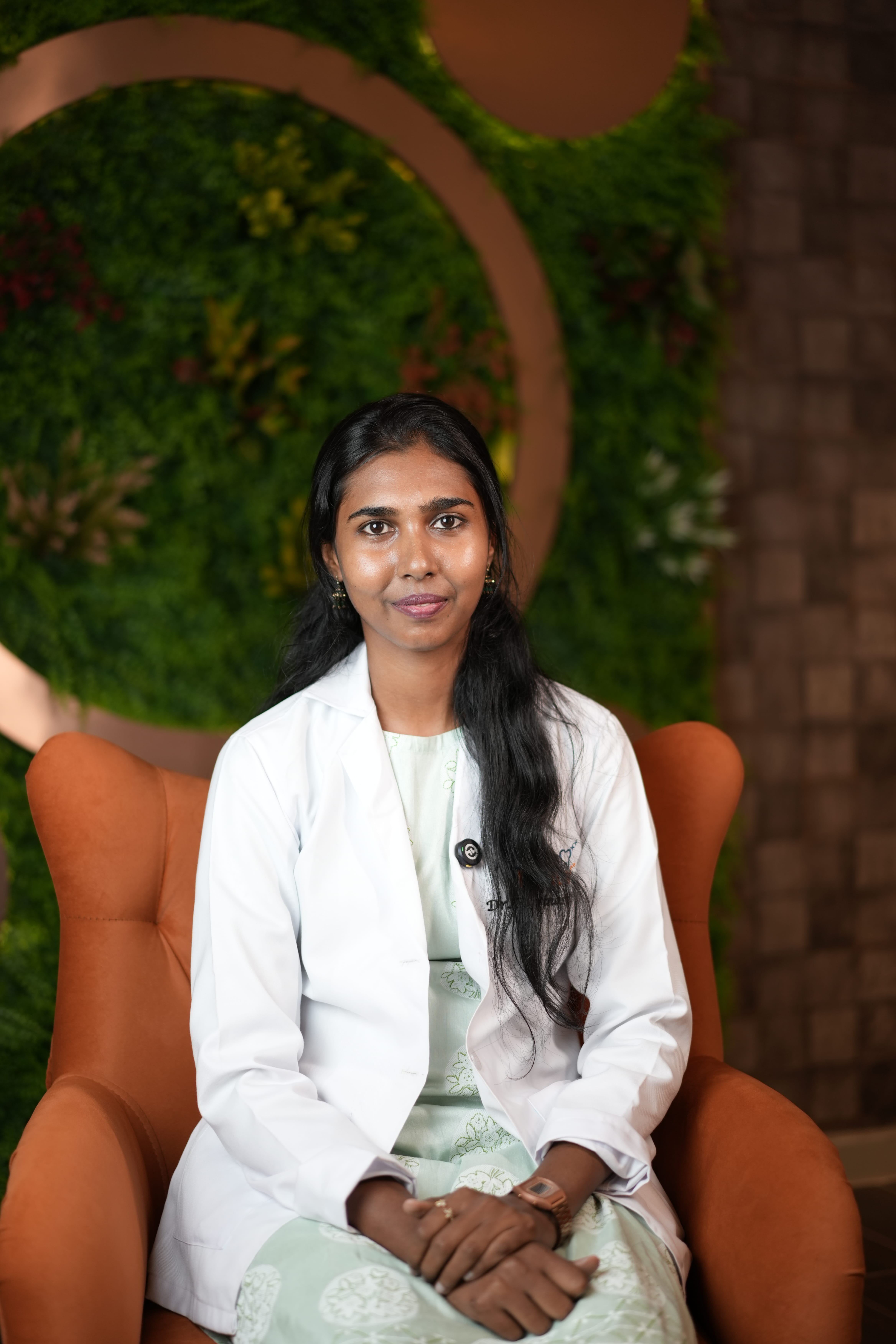 Dr. Ravinasri